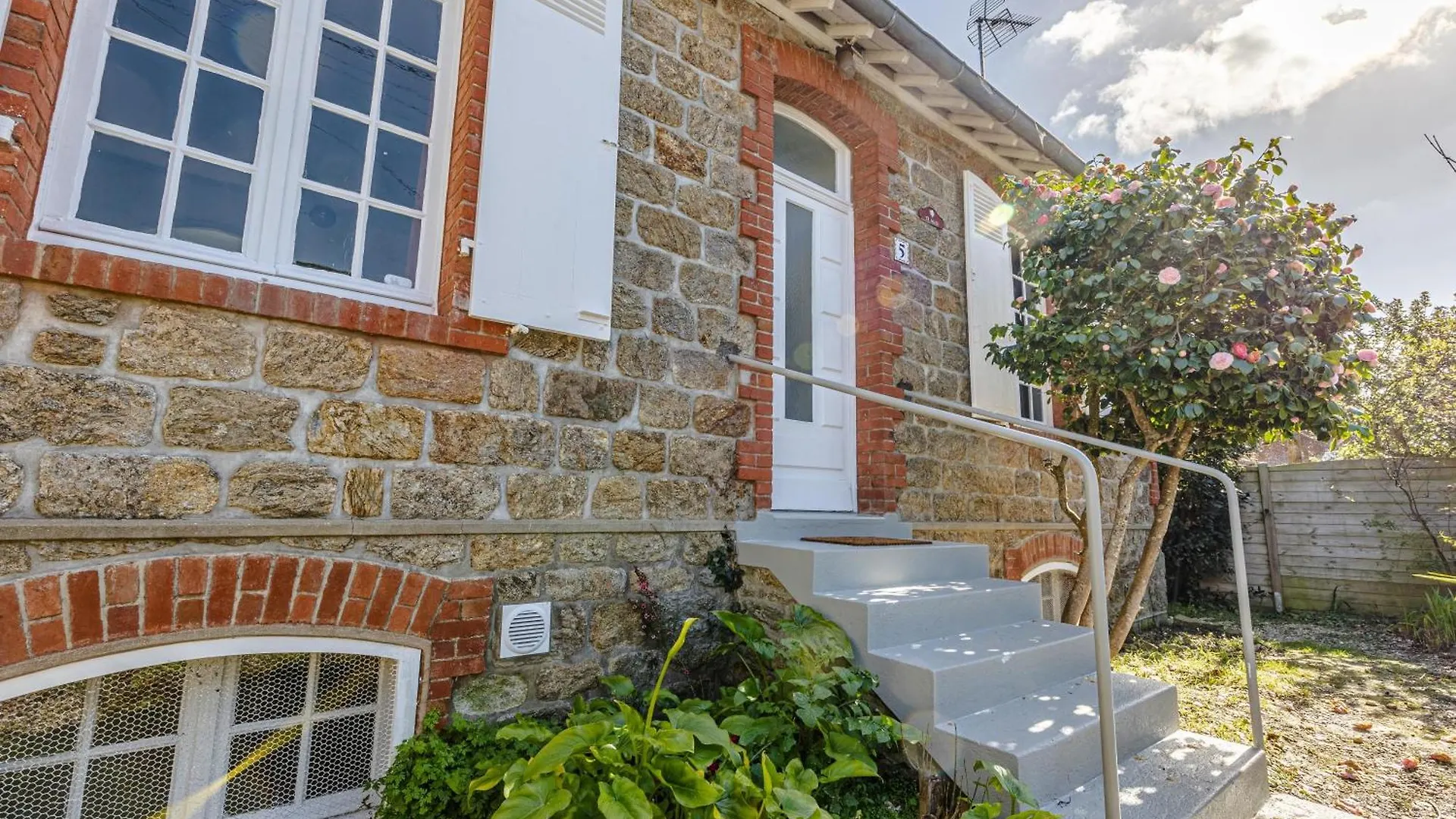 Jolie Maison Saint Enogat - Ti Mad Динар Франция
